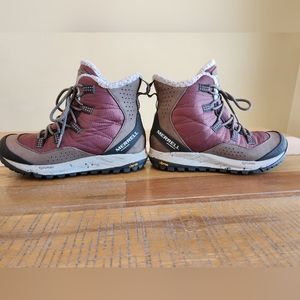 Merrell Antora Sneaker Boot, size 6, maroon